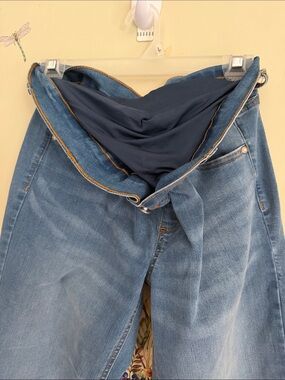 Women's Maternity ppRelaxed Fit Jeans in Light Blue Denim